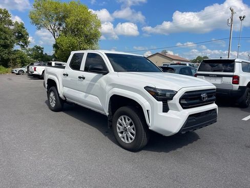 Used 2024 Toyota Tacoma SR AWD/4WD image 7