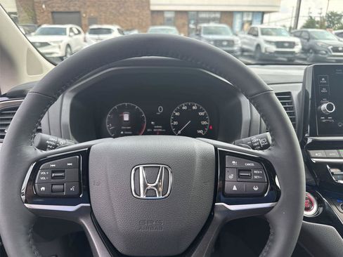 Used 2026 Honda Odyssey Elite image 18