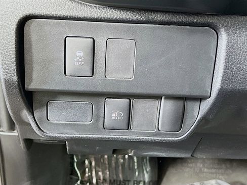 Used 2020 Toyota Tacoma SR image 10