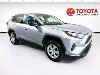 Used 2024 Toyota RAV4 LE video 1