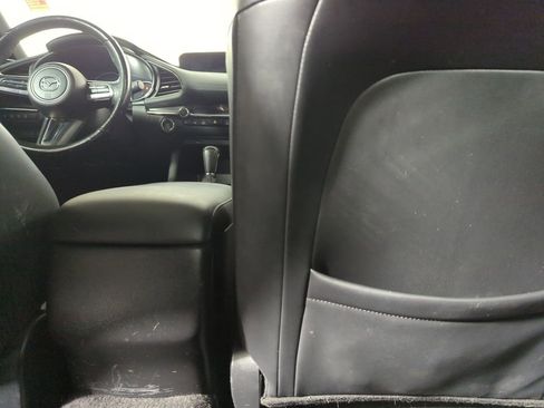 Used 2021 MAZDA MAZDA3 Hatchback w/Premium Plus Pkg image 30