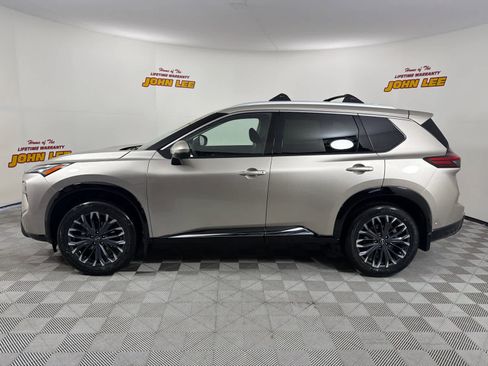 New 2026 Nissan Rogue Platinum w/ Platinum Premium Package image 2