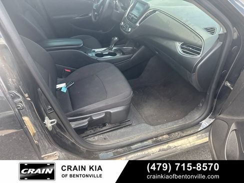 Used 2018 Chevrolet Malibu LT FWD image 28