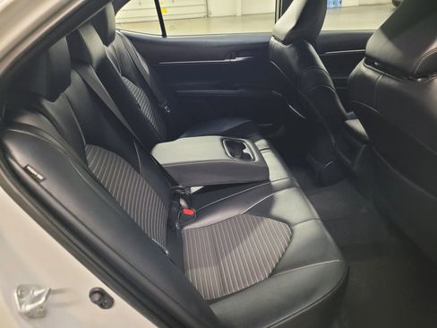 Used 2022 Toyota Camry SE image 20