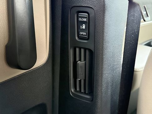 Used 2024 Honda Odyssey EX-L image 25