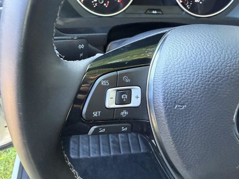 Used 2021 Volkswagen Tiguan SE AWD/4WD image 12