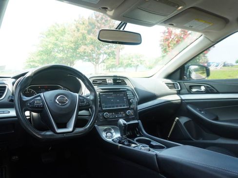 Used 2017 Nissan Maxima 3.5 S w/ Interior Lighting Package FWD image 19
