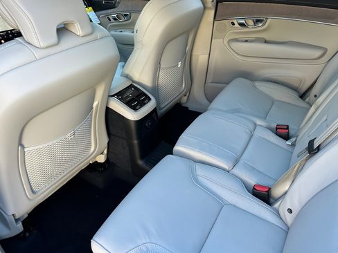 New 2026 Volvo XC90 T8 Ultra image 10