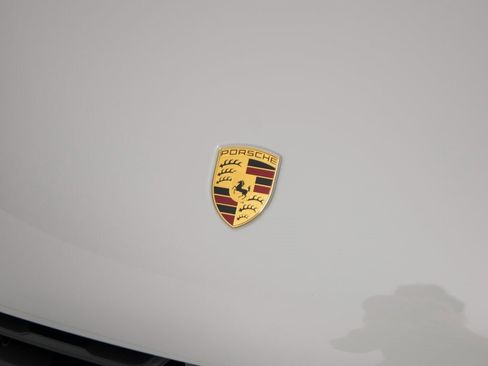 New 2026 Porsche Macan image 37