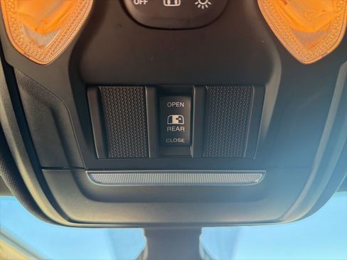 Used 2021 RAM 1500 Big Horn AWD/4WD image 45