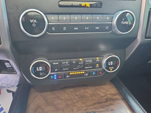Used 2019 Ford Expedition Max Platinum AWD/4WD image 18