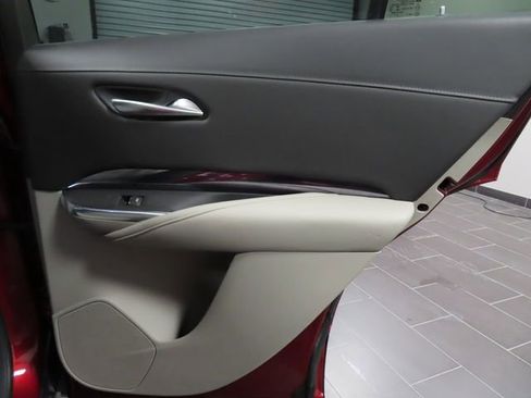 Used 2023 Cadillac XT4 Luxury w/ Cold Weather Package image 11