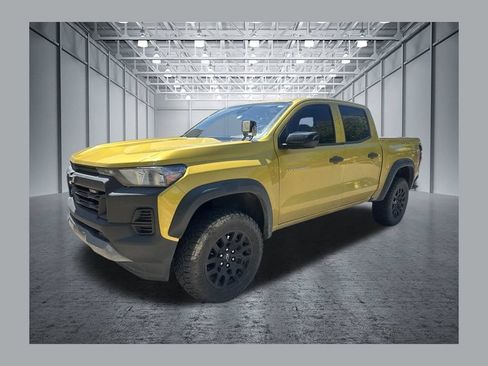 Used 2024 Chevrolet Colorado Trail Boss w/ Advanced Trailering Package AWD/4WD image 1
