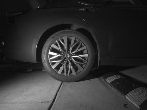 Used 2025 Nissan Altima 2.5 SV image 15