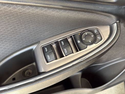 Used 2022 Chevrolet Malibu LT FWD image 14