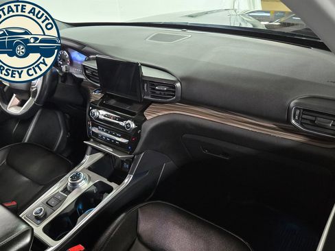 Used 2021 Ford Explorer Limited w/ Equipment Group 301A AWD/4WD image 41