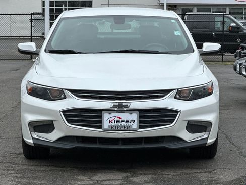 Used 2017 Chevrolet Malibu LT image 9