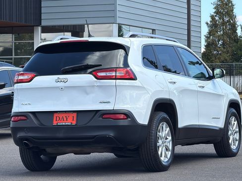Used 2015 Jeep Cherokee Latitude AWD/4WD image 5