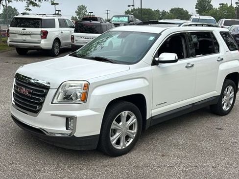 Used 2017 GMC Terrain SLT w/ Open Road Package FWD image 2
