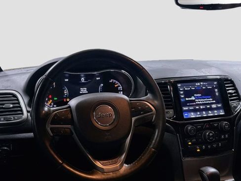 Used 2019 Jeep Grand Cherokee Altitude AWD/4WD image 20