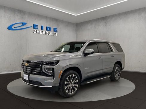Used 2025 Chevrolet Tahoe High Country AWD/4WD image 7