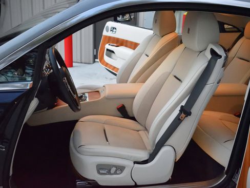 Used 2016 Rolls-Royce Wraith RWD image 9