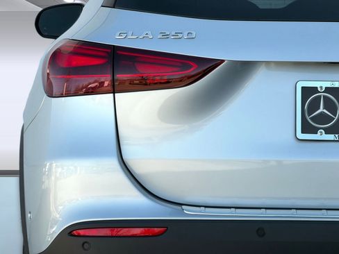 New 2026 Mercedes-Benz GLA 250 image 12