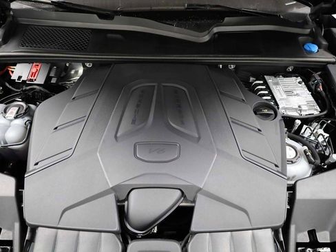 Certified 2025 Porsche Cayenne E-Hybrid image 42