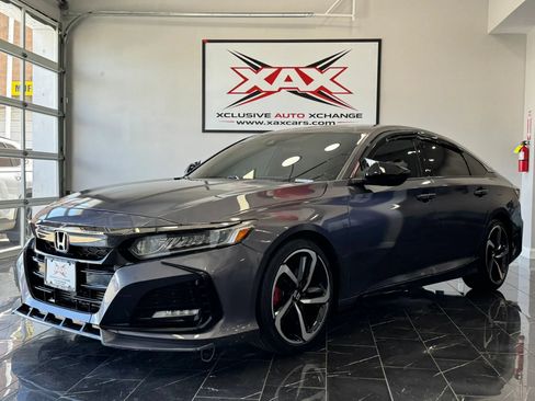 Used 2018 Honda Accord Sport image 3