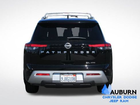 Used 2024 Nissan Pathfinder SL AWD/4WD image 5