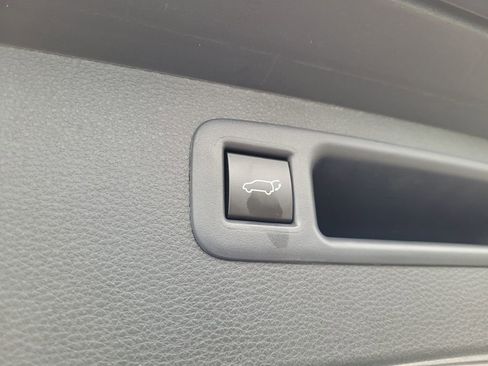 Certified 2025 Toyota Highlander XLE image 14