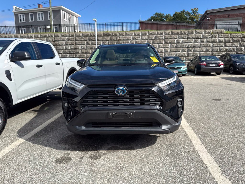 Used 2023 Toyota RAV4 XLE Premium AWD/4WD image 3