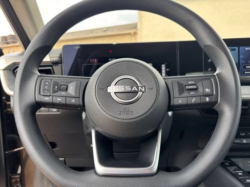Used 2026 Nissan Kicks SV FWD image 27