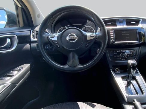 Used 2019 Nissan Sentra SV FWD image 6