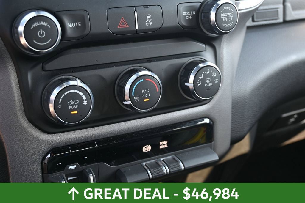Used 2024 RAM 3500 Big Horn AWD/4WD image 30