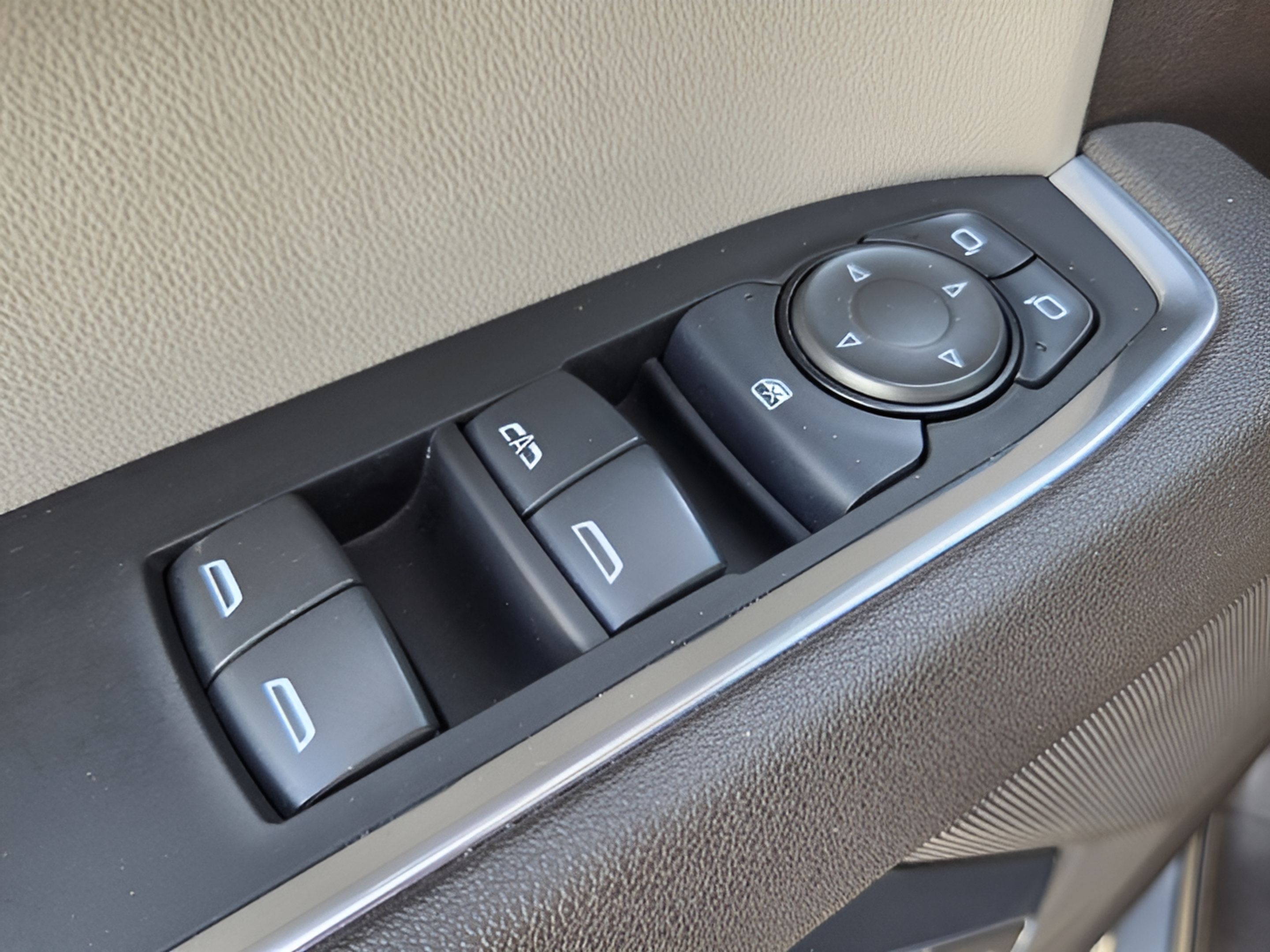 Used 2025 Chevrolet Silverado 1500 LT AWD/4WD image 28