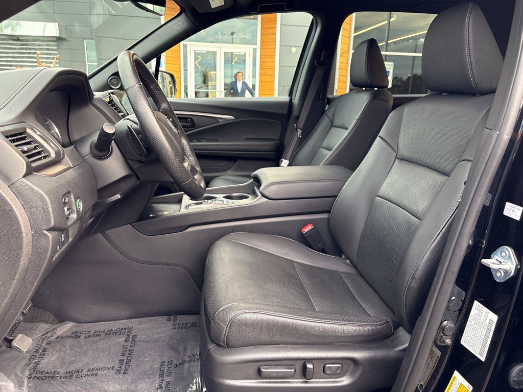 Used 2025 Honda Passport EX-L image 15