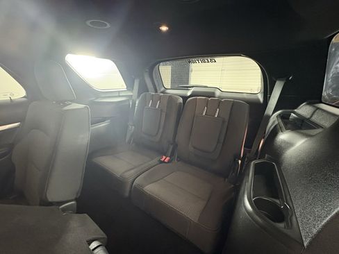 Used 2018 Ford Explorer XLT w/ Equipment Group 201A image 43