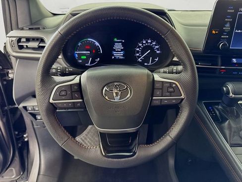 Used 2021 Toyota Sienna XSE image 14