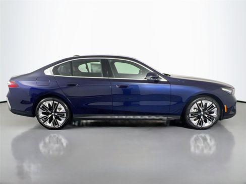 New 2026 BMW 530i xDrive AWD/4WD image 7