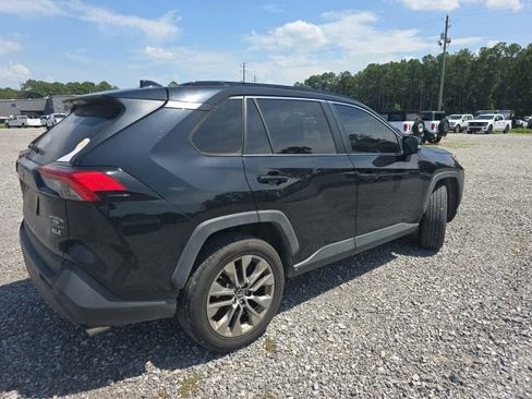 Used 2019 Toyota RAV4 XLE Premium FWD image 6