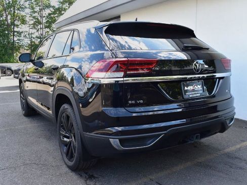 Used 2021 Volkswagen Atlas Cross Sport SE w/ Panoramic Sunroof Package image 5
