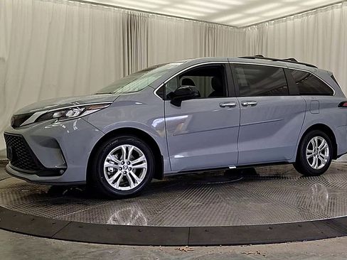 Certified 2023 Toyota Sienna XSE w/ XSE Plus Package AWD/4WD image 3