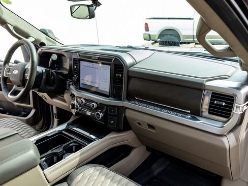 Used 2026 Ford F450 Platinum w/ Platinum Plus Package image 18