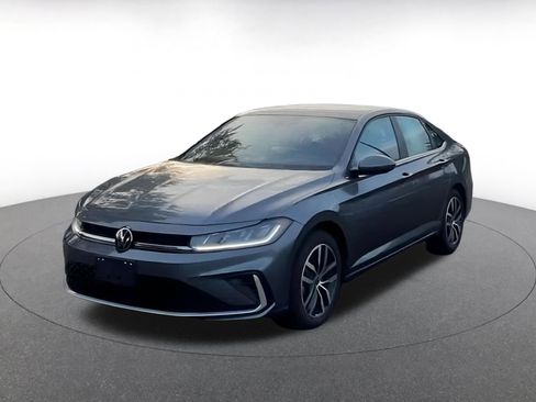 Used 2025 Volkswagen Jetta SE image 9