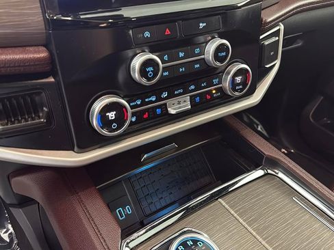 Used 2024 Ford Expedition Max Limited image 22