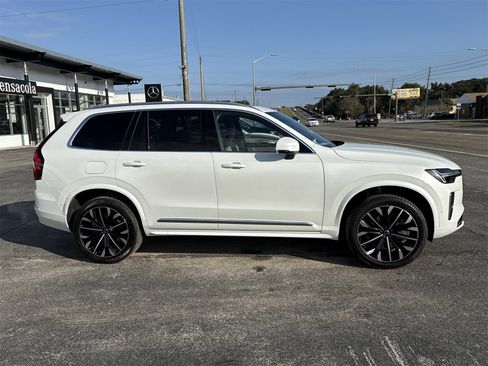 New 2026 Volvo XC90 B6 Plus image 6