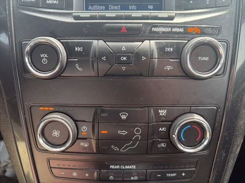 Used 2018 Ford Explorer XLT image 33