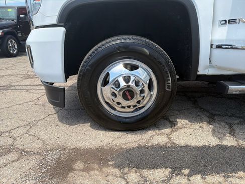 Used 2019 GMC Sierra 3500 Denali w/ Duramax Plus Package AWD/4WD image 31