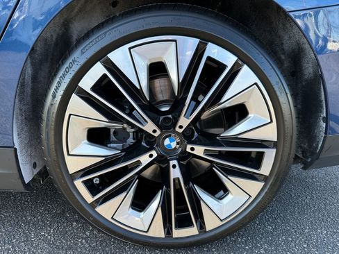 Certified 2026 BMW i5 eDrive40 AWD/4WD image 16